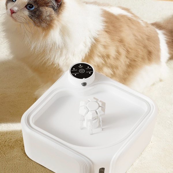 Smart drinking fountain for pet dogs and cats