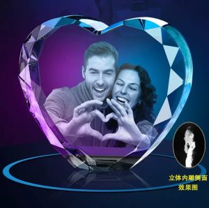 3D heart-shaped carved crystal